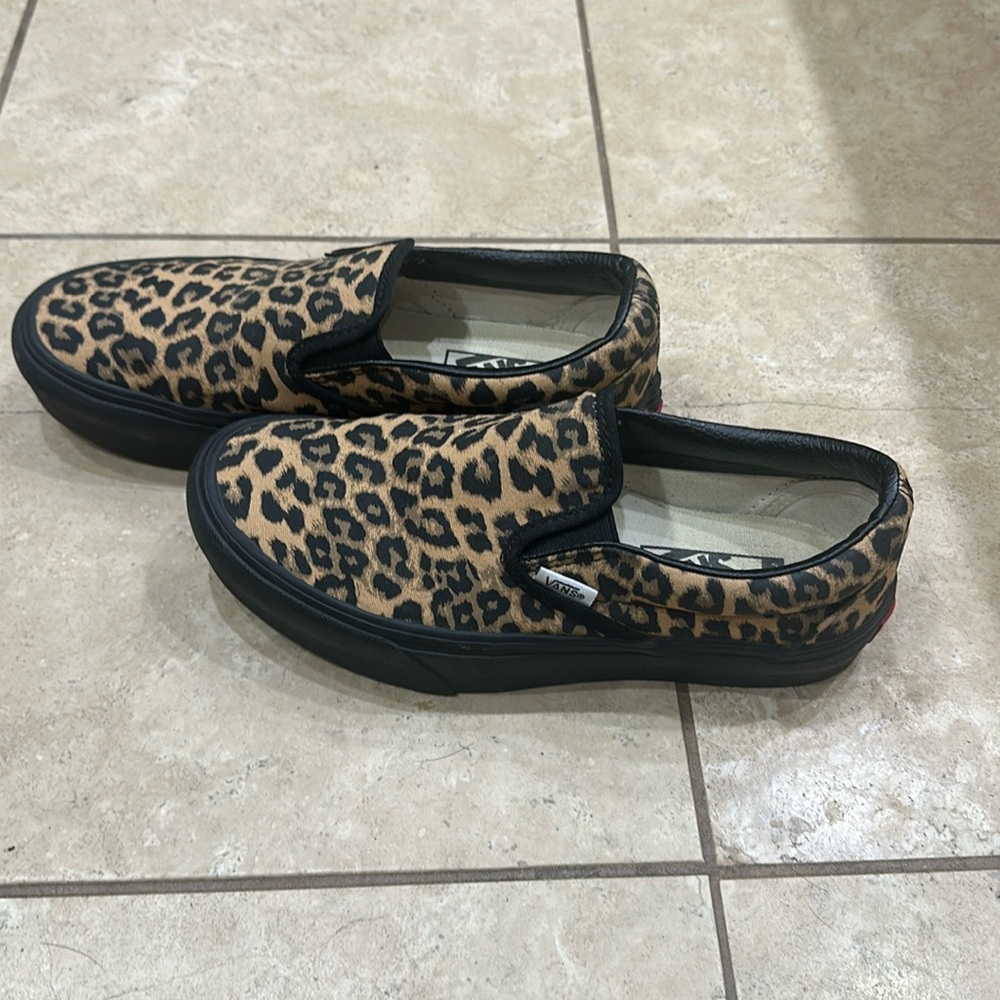 Leopard print Vans